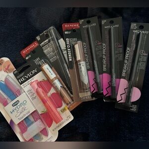 Women’s Self Care & Makeup Bundle wet & Wild,Revlon & Schick & More ***21*** .